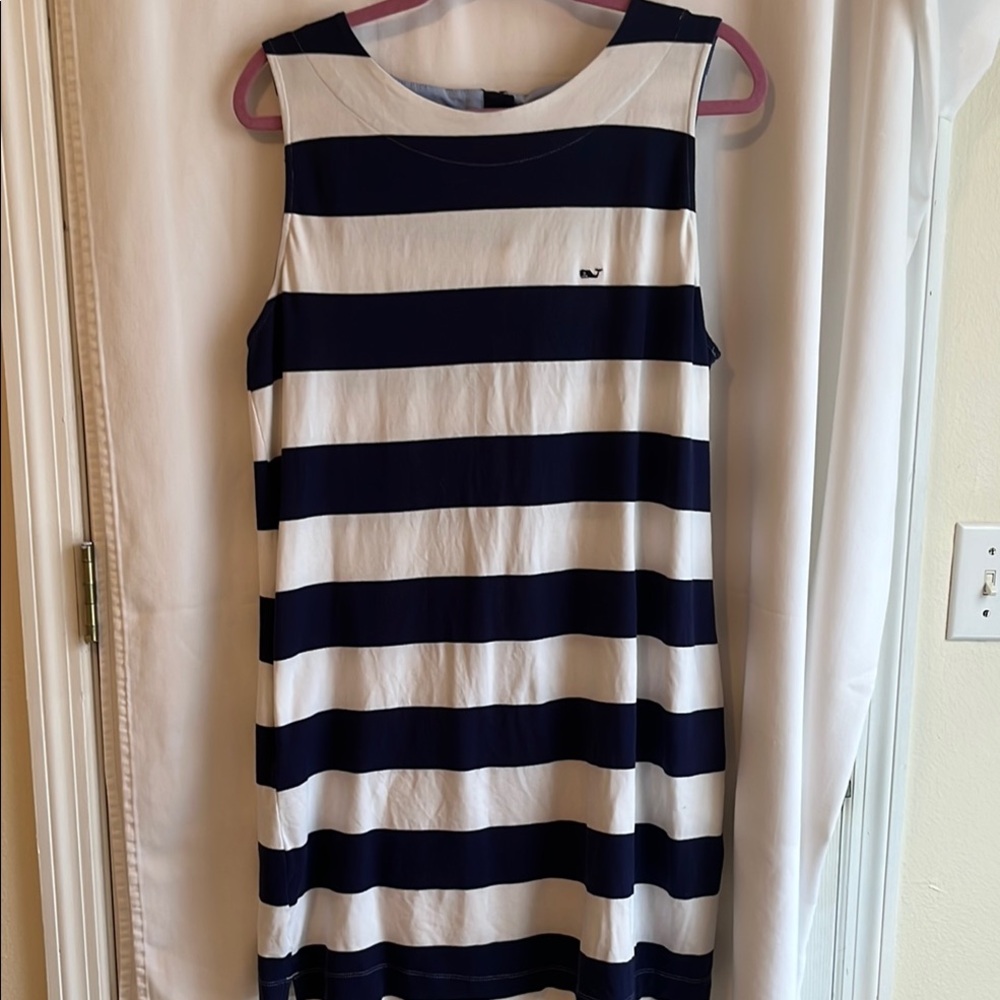 Vineyard Vines Black and Cream Sleeveless Sheath Dress